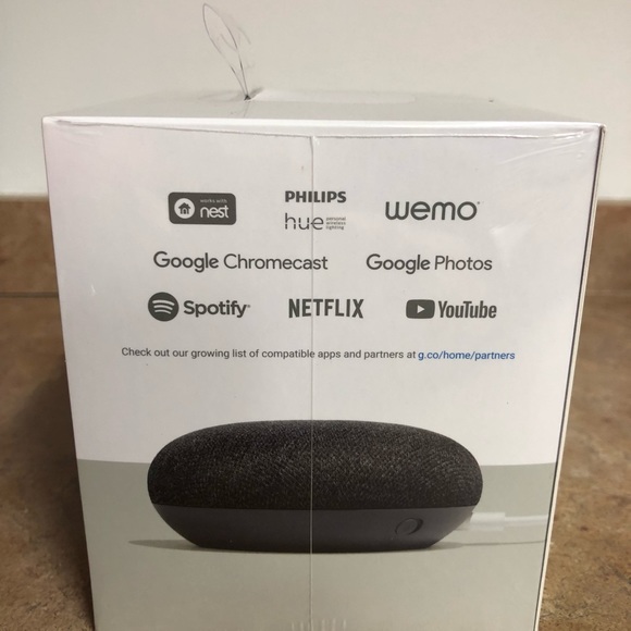 Google Home Mini - Picture 2 of 4
